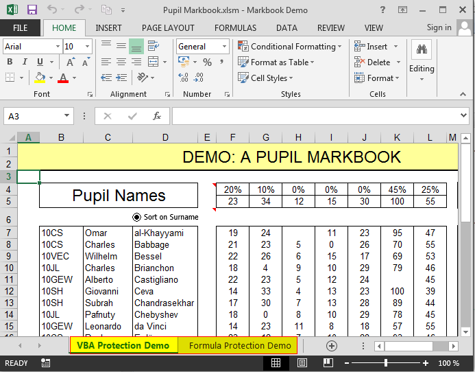Die kompilierte Markbook-Arbeitsmappe, die in Excel ausgeführt wird, mit dem Titel Markbook Demo, einem gelben Banner DEMO: A PUPIL MARKBOOK und zwei Tabellenblatt-Registern, VBA Protection Demo und Formula Protection Demo.